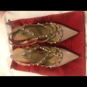 Valentino nude rockstud